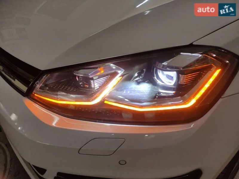 Универсал Volkswagen Golf 2015 в Сумах