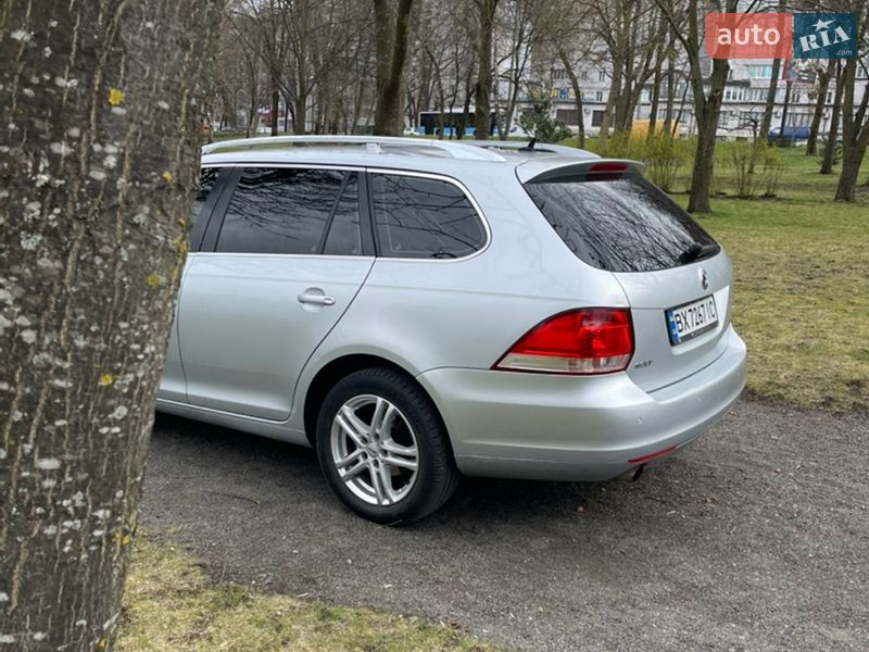 Универсал Volkswagen Golf 2010 в Хмельницком