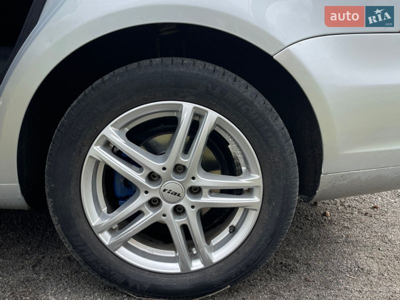 Универсал Volkswagen Golf 2010 в Хмельницком