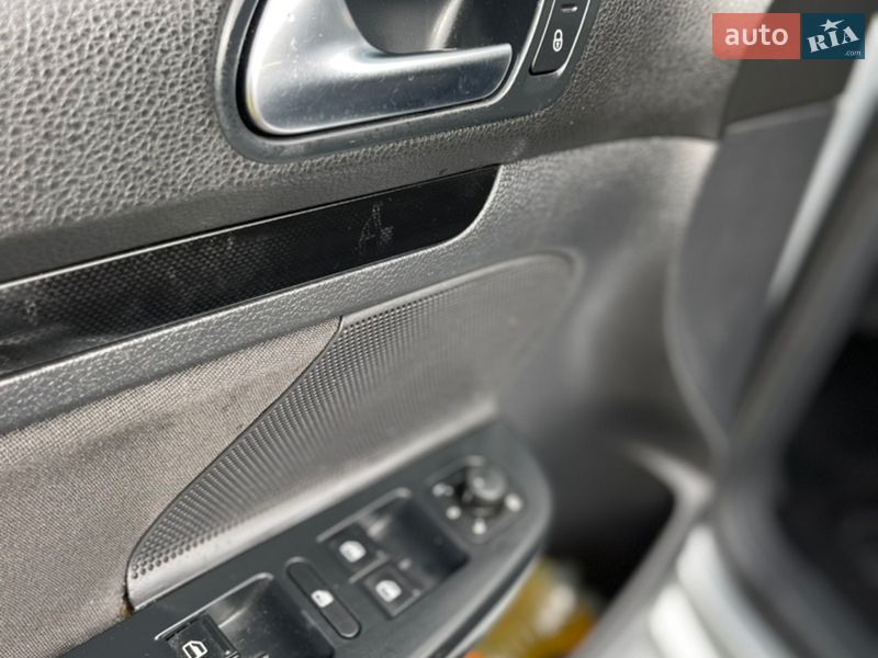 Универсал Volkswagen Golf 2010 в Хмельницком