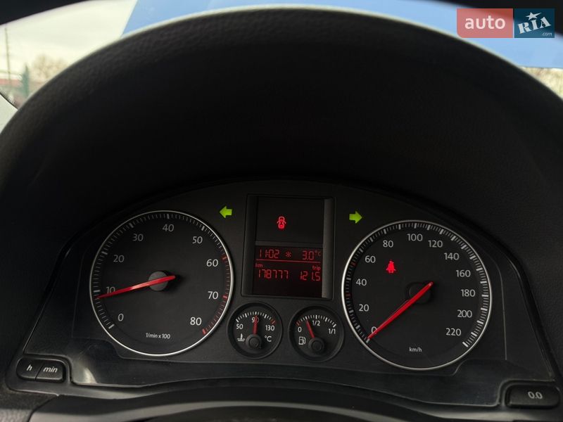 Хэтчбек Volkswagen Golf 2006 в Березане