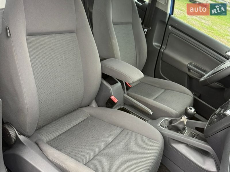 Хэтчбек Volkswagen Golf 2006 в Березане