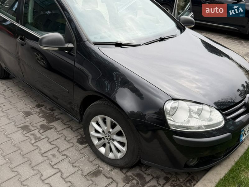 Хэтчбек Volkswagen Golf 2009 в Киеве