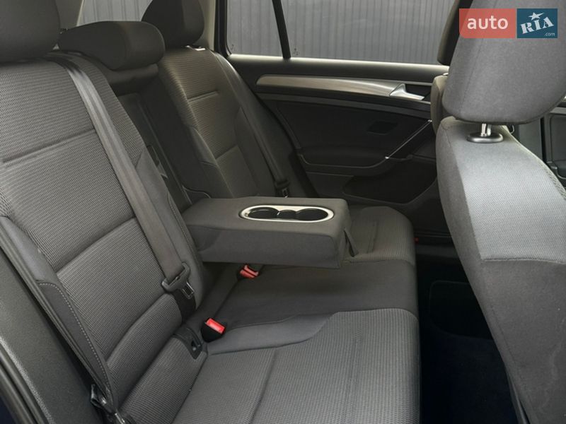 Универсал Volkswagen Golf 2015 в Киеве