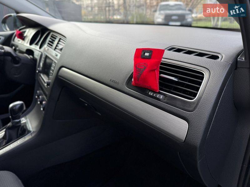 Универсал Volkswagen Golf 2015 в Киеве