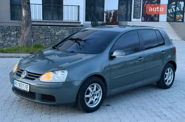 Хетчбек Volkswagen Golf 2004 в Сваляві
