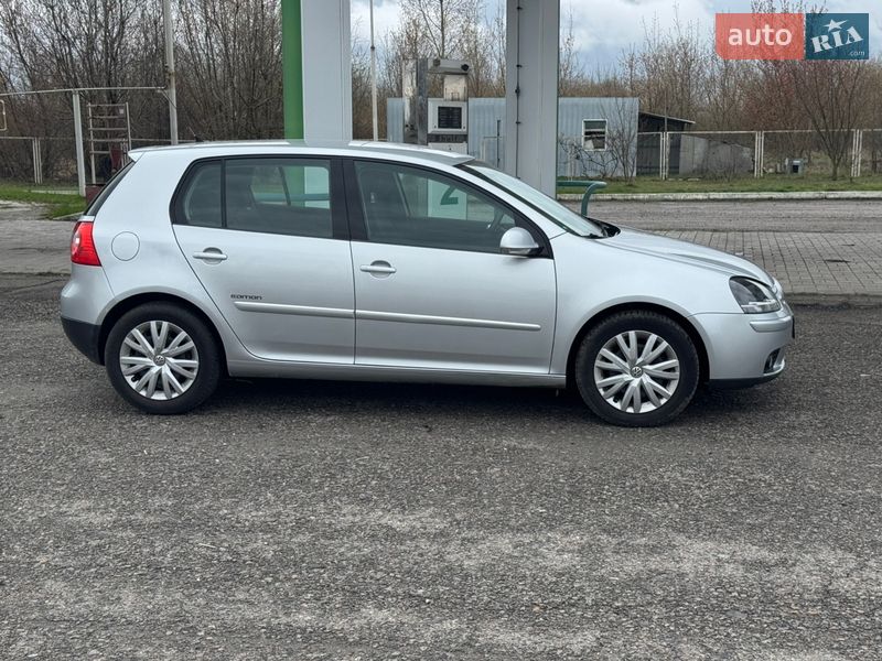 Хэтчбек Volkswagen Golf 2008 в Ахтырке