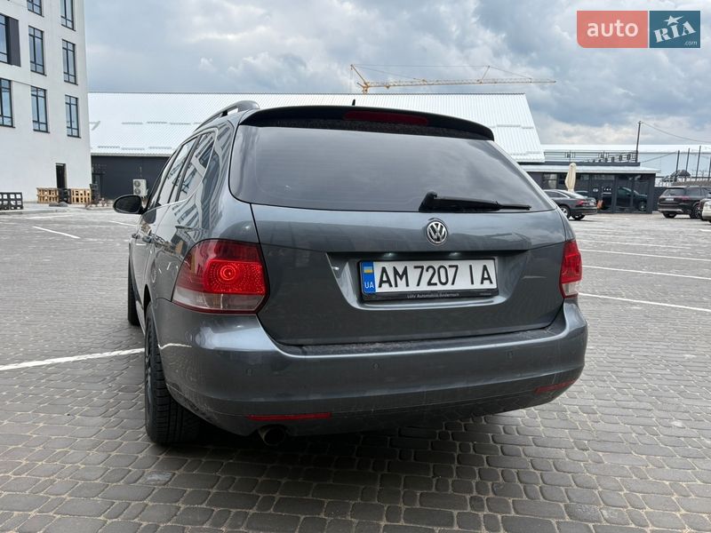 Универсал Volkswagen Golf 2009 в Житомире