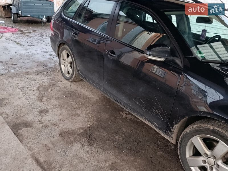 Универсал Volkswagen Golf 2009 в Староконстантинове