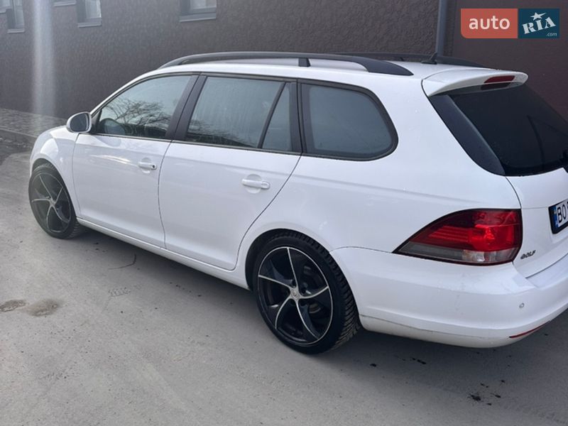 Универсал Volkswagen Golf 2009 в Збараже