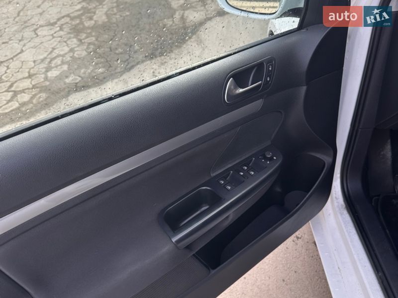 Универсал Volkswagen Golf 2009 в Збараже