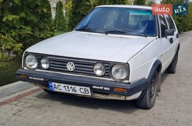 Хетчбек Volkswagen Golf 1985 в Ратному