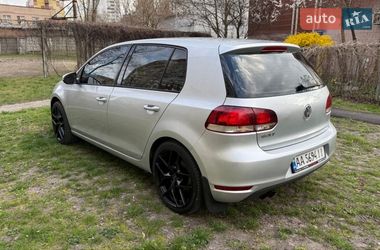 Хэтчбек Volkswagen Golf 2010 в Киеве