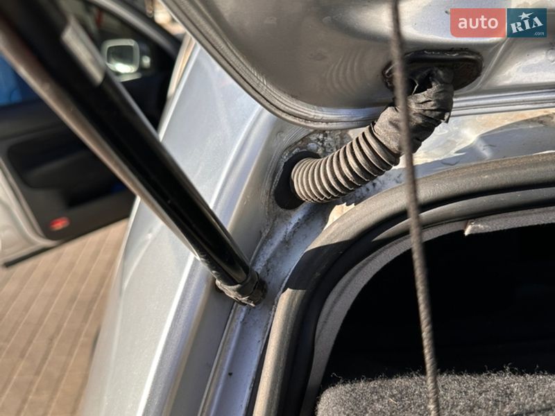 Хэтчбек Volkswagen Golf 2002 в Виннице