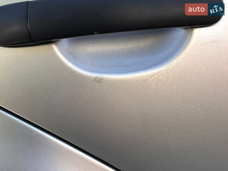 Хэтчбек Volkswagen Golf 2002 в Виннице