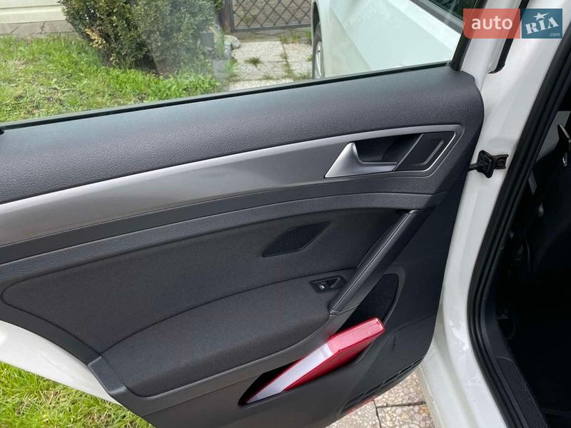 Универсал Volkswagen Golf 2014 в Богодухове