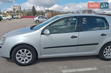 Хетчбек Volkswagen Golf 2004 в Рівному