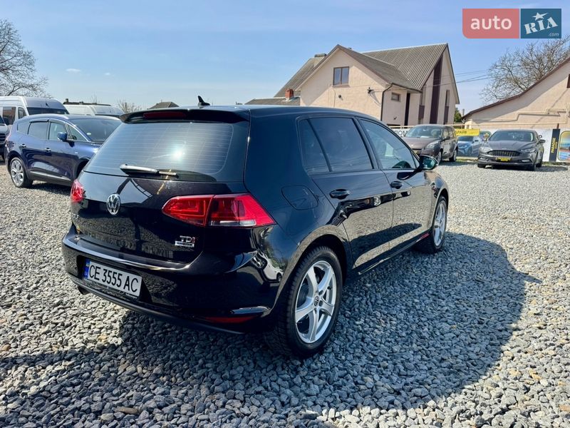Хэтчбек Volkswagen Golf 2017 в Черновцах