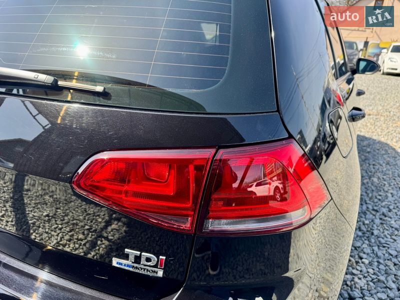 Хэтчбек Volkswagen Golf 2017 в Черновцах