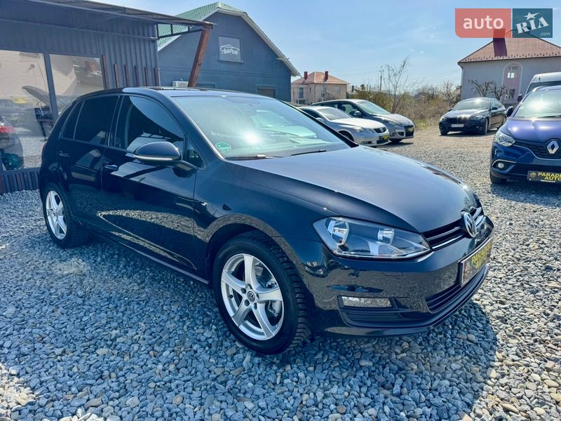 Хэтчбек Volkswagen Golf 2017 в Черновцах