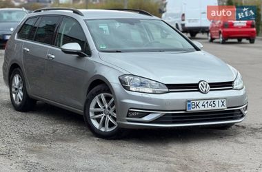 Универсал Volkswagen Golf 2017 в Ровно