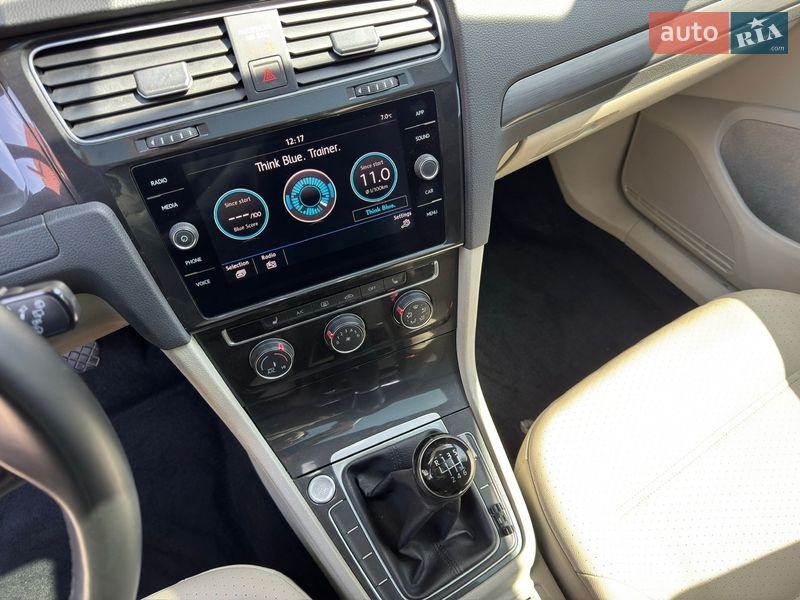 Хэтчбек Volkswagen Golf 2019 в Ивано-Франковске