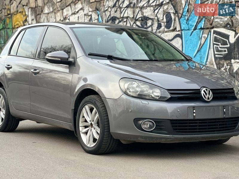 Хэтчбек Volkswagen Golf 2011 в Днепре