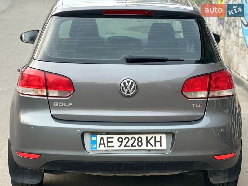 Хэтчбек Volkswagen Golf 2011 в Днепре