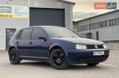 Хетчбек Volkswagen Golf 2002 в Нововолинську