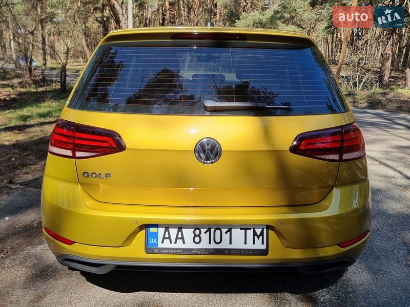 Хэтчбек Volkswagen Golf 2018 в Киеве
