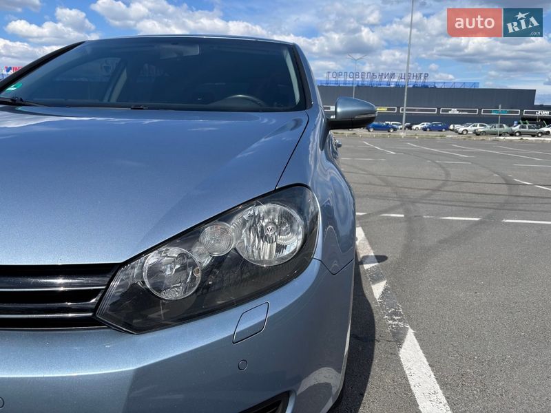 Хэтчбек Volkswagen Golf 2011 в Днепре