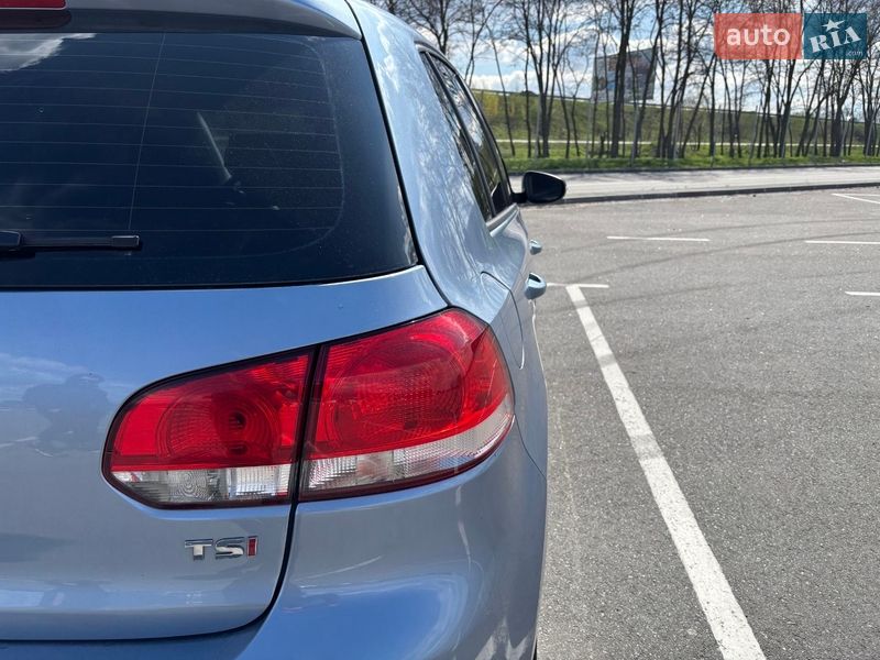 Хэтчбек Volkswagen Golf 2011 в Днепре