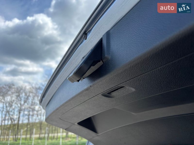 Хэтчбек Volkswagen Golf 2011 в Днепре