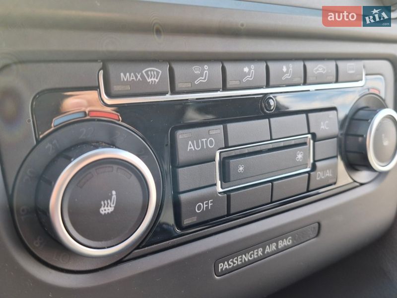 Хэтчбек Volkswagen Golf 2011 в Днепре