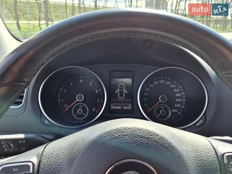 Хэтчбек Volkswagen Golf 2011 в Днепре