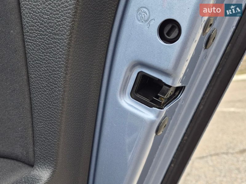 Хэтчбек Volkswagen Golf 2011 в Днепре