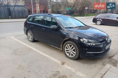 Універсал Volkswagen Golf 2017 в Чернівцях