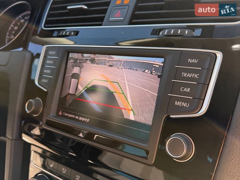 Хэтчбек Volkswagen Golf 2016 в Киеве