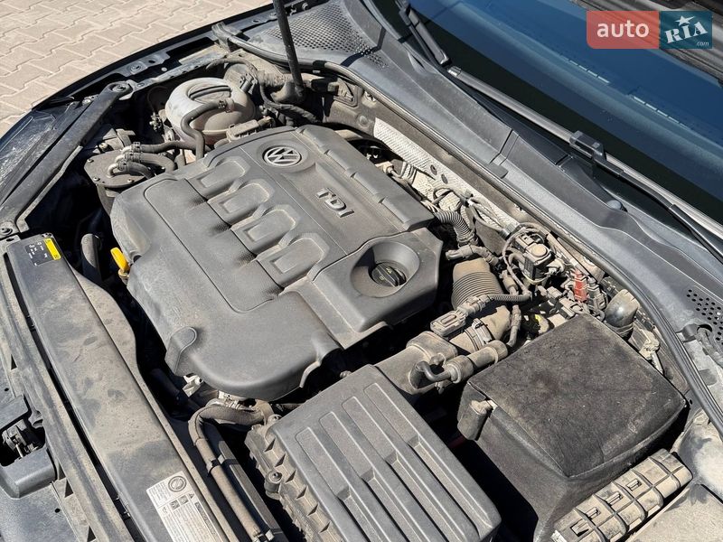 Хэтчбек Volkswagen Golf 2016 в Киеве