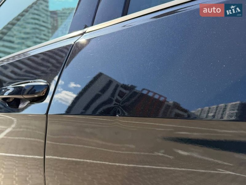 Хэтчбек Volkswagen Golf 2016 в Киеве