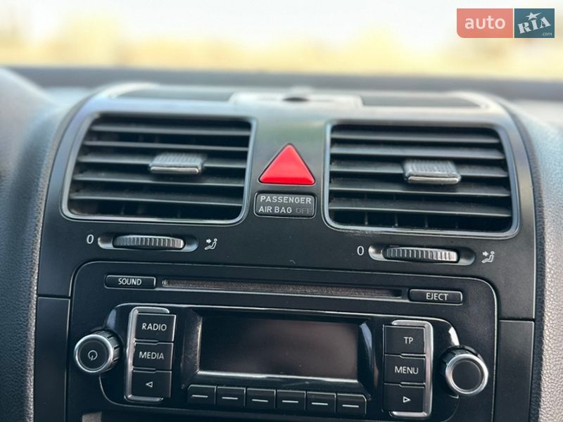 Хэтчбек Volkswagen Golf 2007 в Ровно