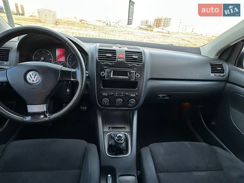 Хэтчбек Volkswagen Golf 2007 в Ровно