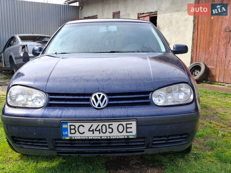 Хэтчбек Volkswagen Golf 2001 в Стрые