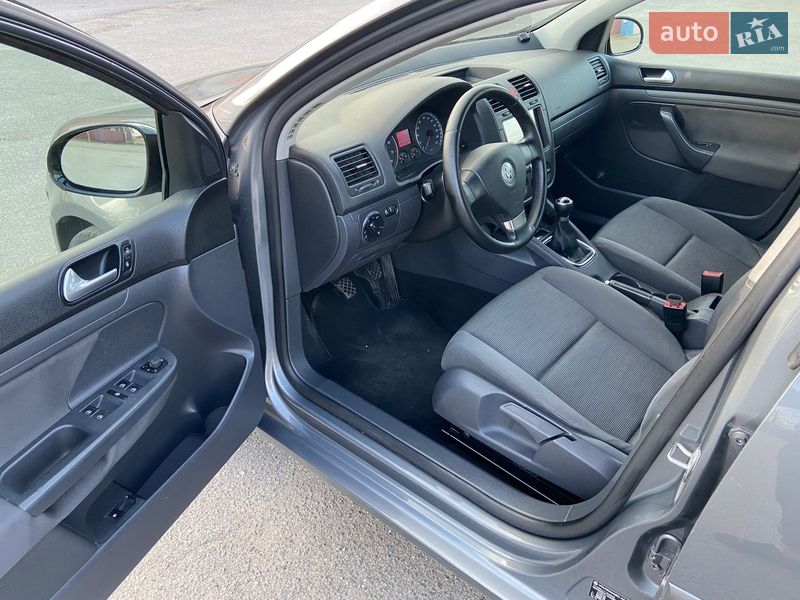 Хэтчбек Volkswagen Golf 2007 в Корсуне-Шевченковском