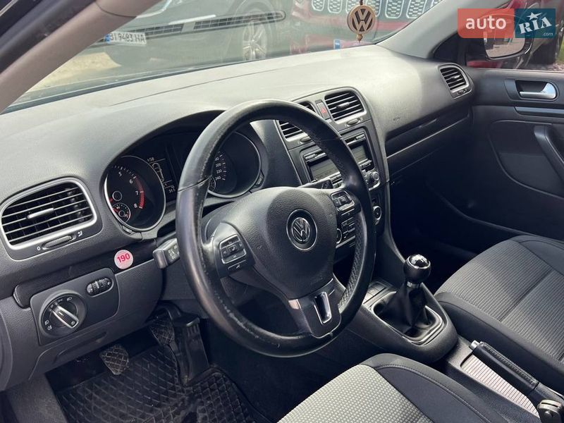 Универсал Volkswagen Golf 2010 в Полтаве