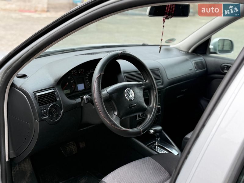 Хэтчбек Volkswagen Golf 2003 в Тернополе