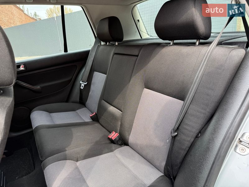 Хэтчбек Volkswagen Golf 2003 в Тернополе