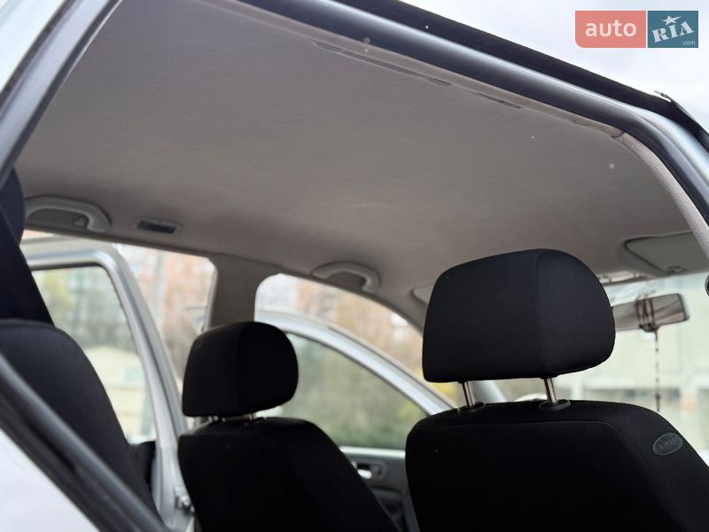 Хэтчбек Volkswagen Golf 2003 в Тернополе