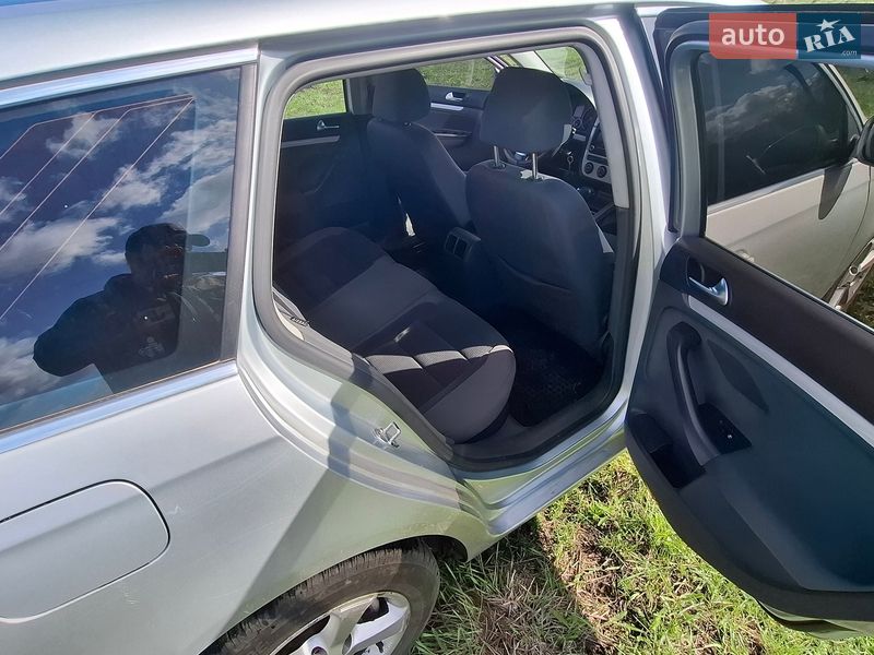 Универсал Volkswagen Golf 2009 в Барвенкове