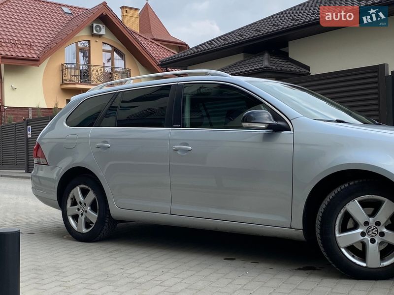 Универсал Volkswagen Golf 2012 в Львове